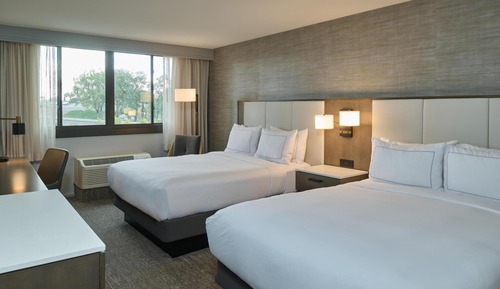 Studio, 2 Queen Beds, Accessible, Bathtub