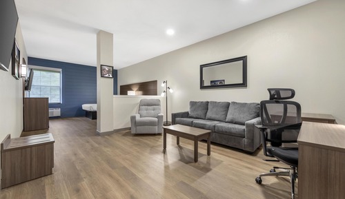 Family Suite, 2 Queen Beds, Non Smoking (with Sofabed)