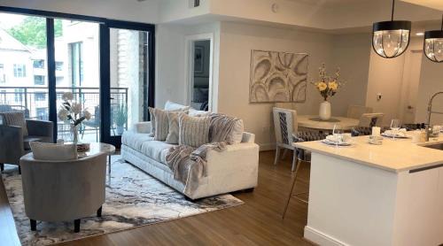 Deluxe One-Bedroom Apartment