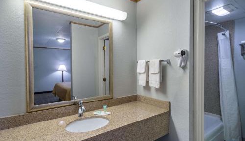 Deluxe King Jacuzzi Room - Non-Smoking