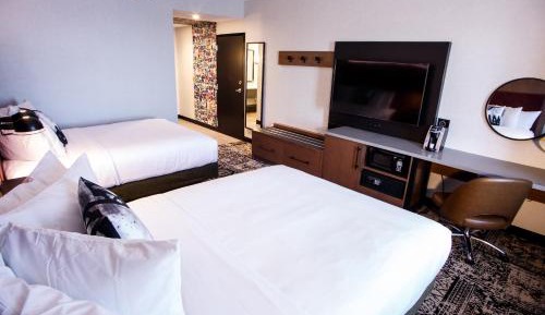 Deluxe Queen Room