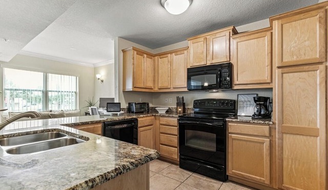 Charming 1-bedroom condo in fabulous Jacksonville Beach with AC, WiFi