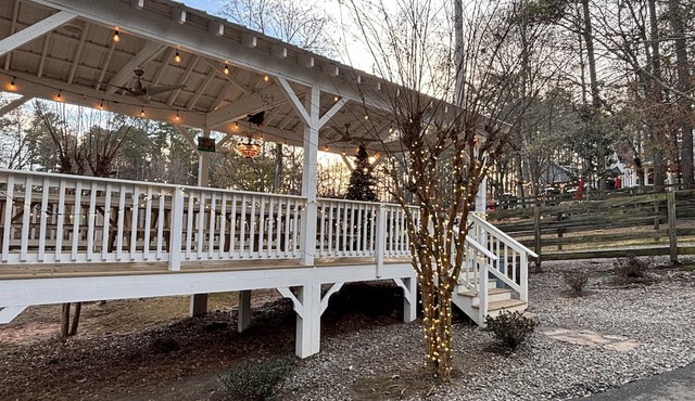 Modern elegance in midst of nature, shopping and entertainment